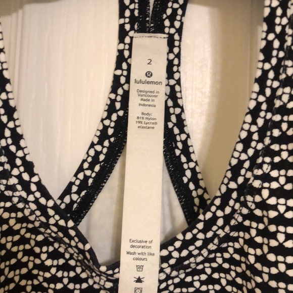 lululemon Black & White Yoga Top - Picture 7 of 10